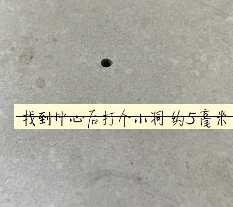 正安瓷砖空鼓维修公司专业解答在瓷砖铺贴过程中，如果砂料搅拌不均匀，将会带来以下问题